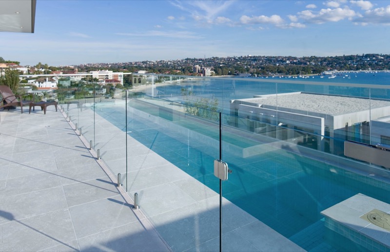 Valla de cristal para piscina
