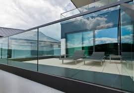 ¿Qué debes saber de la barandilla de cristal para terraza?