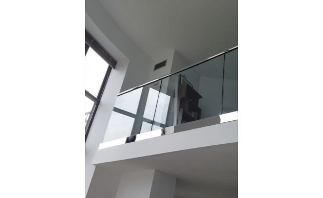 Normes garde-corps verre balcon : hauteur, vitrage, pose