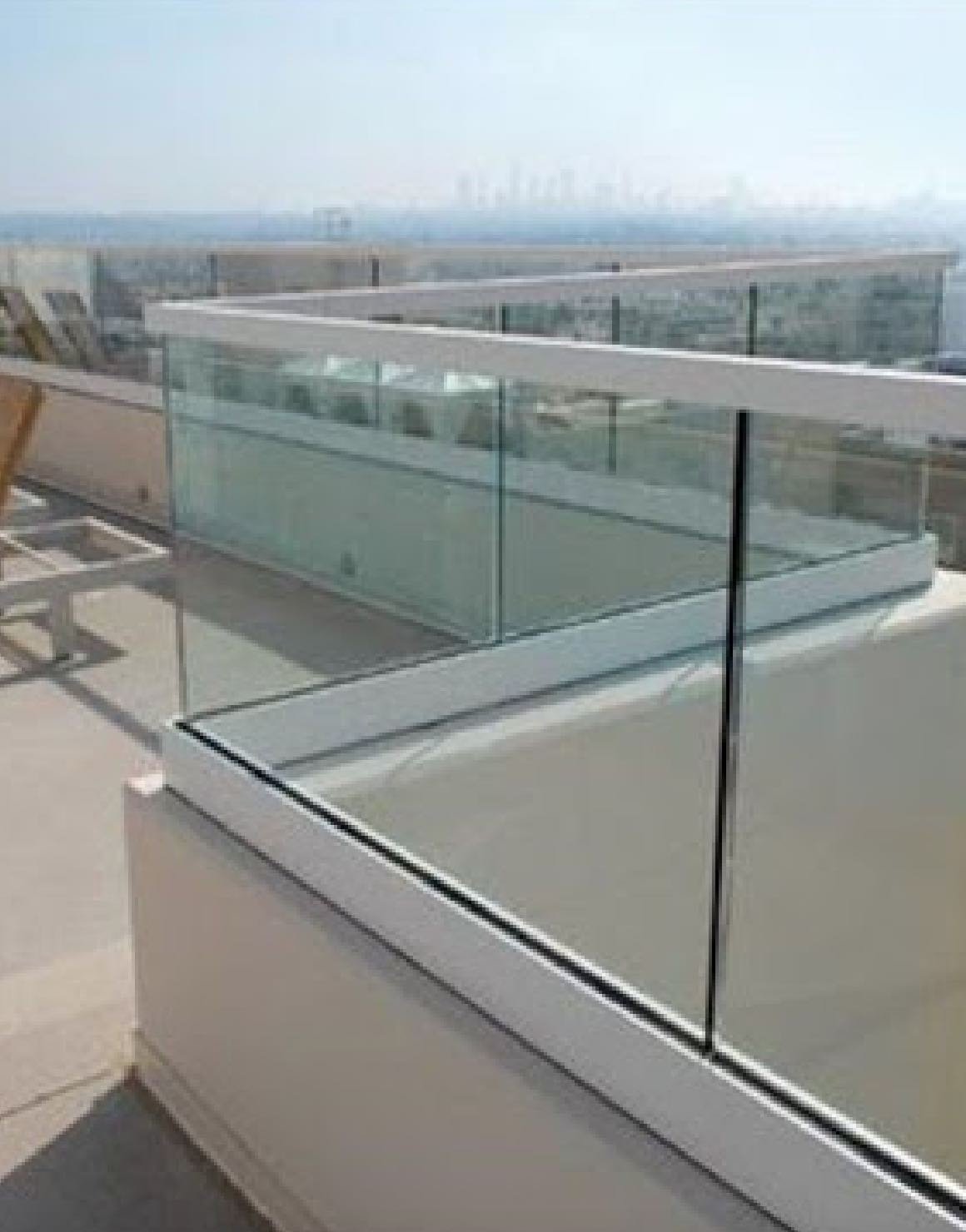 Devis garde-corps en verre : configurez votre garde-corps sur mesure